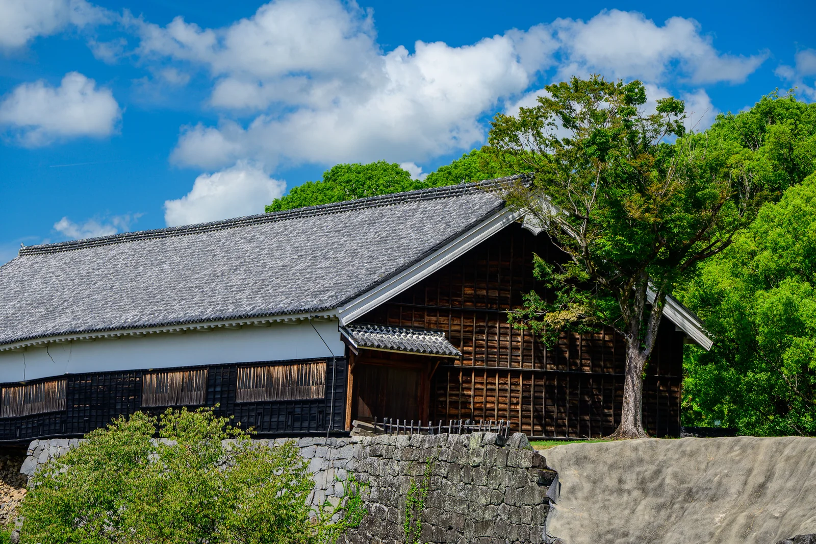 熊本城週邊石垣搭配木造古建築