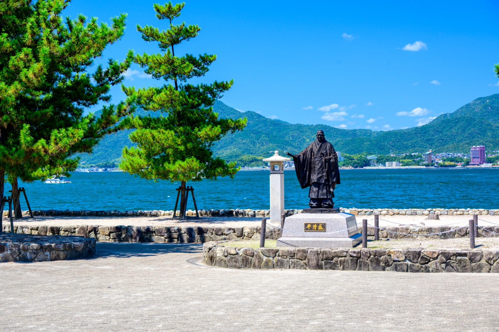 紀念平清盛翻修嚴島神社的清盛神社