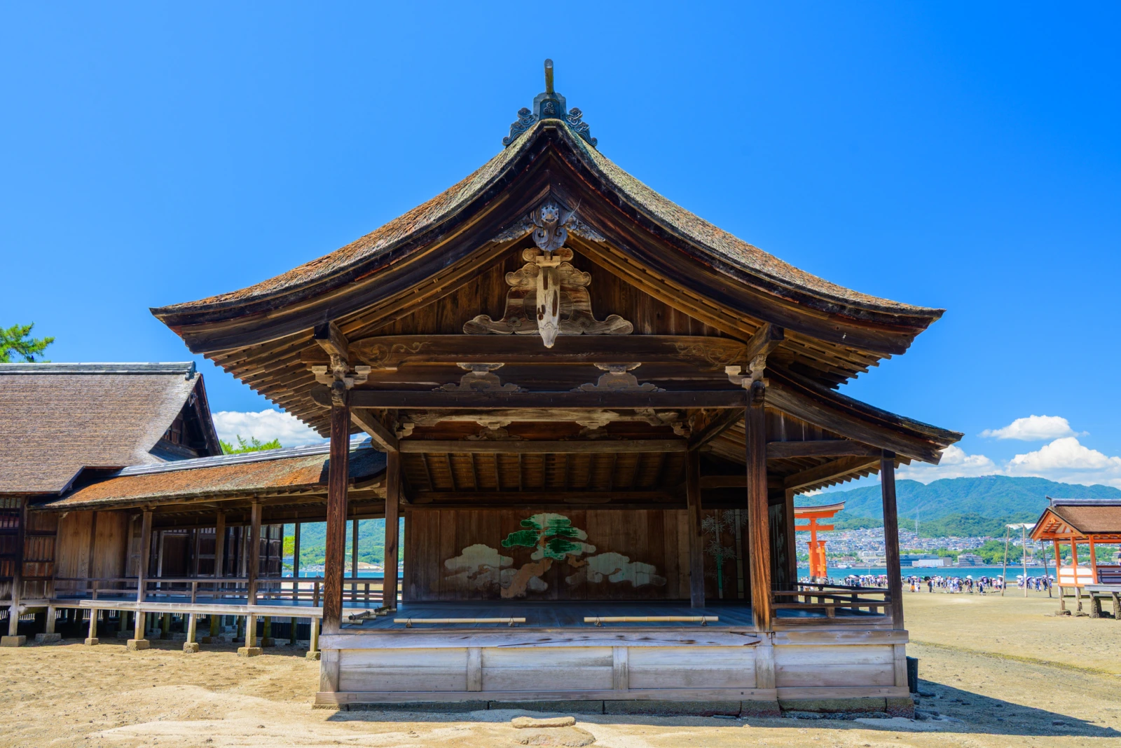 嚴島神社境內建築細部與長廊